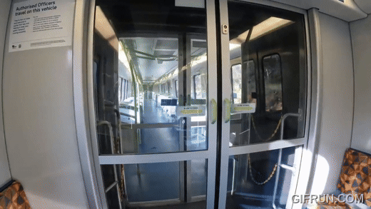 Another animated gif showcasing the afformentioned poor suspension of the x trapolis train from the passenger seat. 